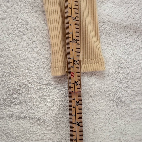 Chelsea & Violet  Bodysuit Ivory Cream long Sleeves Low scoop Neck Size M - Picture 5 of 6